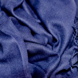 Cashmere muffler in dark blue